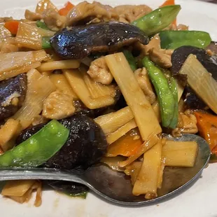 Chicken with black mushroom