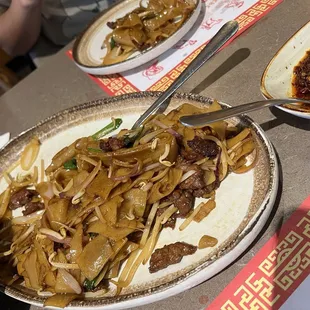 Beef flat noodles - kinda dry and bland