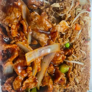 L. PEPPER STEAK WITH ONIONS light on the onions!