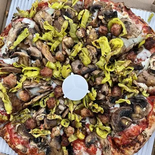 Zesty Italian Pizza   Medium (TikTok: @justandyvu)