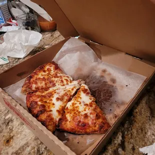 This cheese pizza was super..