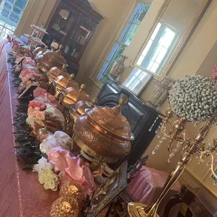 Look at this set up! It looks so fancy and expensive. For anyone in design, fashion etc. bronze / copper dishes are IN!