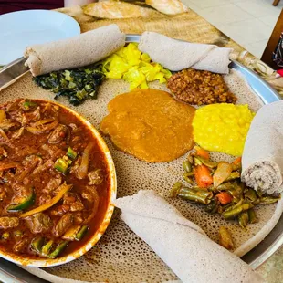 Veg platter and a beef stew with jalapeños. Very good