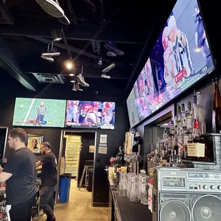 Lots of tvs