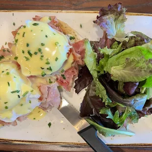 Classic Eggs Benedict