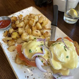 Smoked Salmon Eggs Benedict