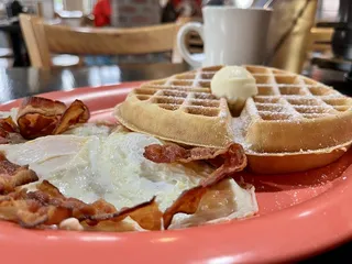 Roosters Cafe & Grill