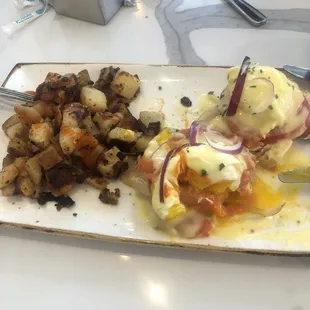Smoke Salmon Eggs Benedict