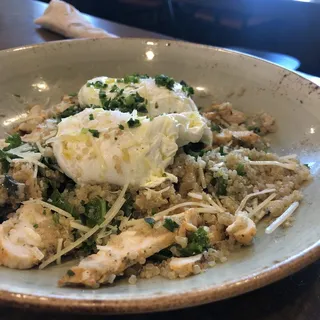 Power Breakfast Quinoa Bowl