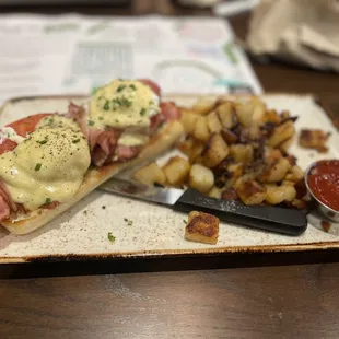 Original Benedict and potatoes
