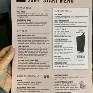 Breakfast, Brunch and Lunch is offered.