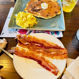 Chocolate chip pancake with egg and bacon - kids menu