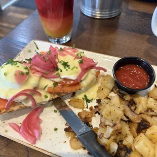 Smoked salmon Benedict with seasoned potatoes