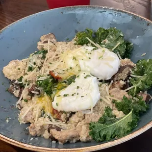 Power Breakfast Quinoa Bowl