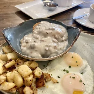 Biscuits &amp; Turkey Gravy