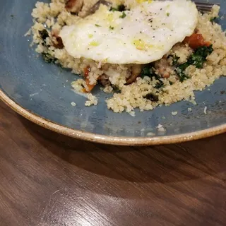 Power Breakfast Quinoa Bowl