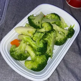 ordered the steam shrimp and broccoli for $10.95 th years only gave me 5 pieces of shrimp... what was the $10.95 for.