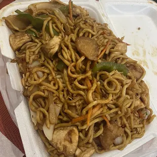 Delicious Chicken Lo Mein