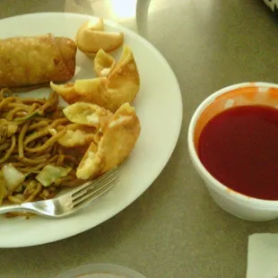 Egg roll, chicken lo mein, crab rangoon, &amp; fortune cookie - take home, i have tons more lo mein &amp; Rangoon