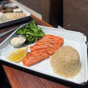 Salmon plate