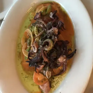 Grilled Calamari Salad