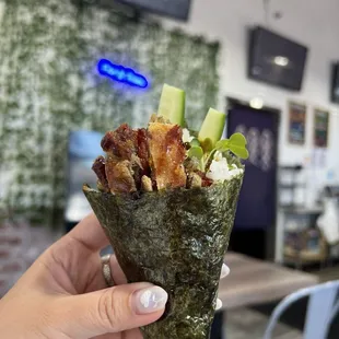 Salmon skin hand roll