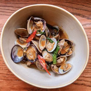 Manila Clam with sweet basil