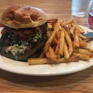 Damn Good Bacon Cheeseburger