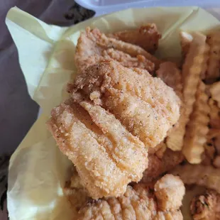 10 piece fish but it's really 10 piece fish nuggets SMH