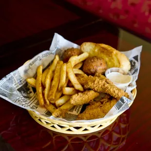 Basket with fries