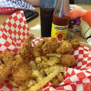 5 piece shrimp basket. Had two hush puppies as well.