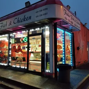 the outside of the restaurant