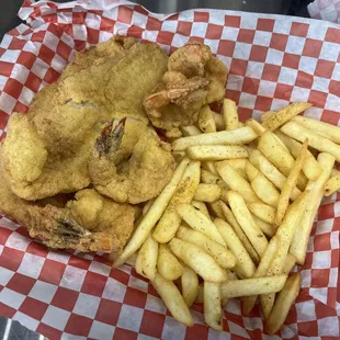 Fish and shrimp basket
