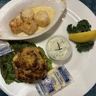 Crab Cake &amp; Broiled Scallops