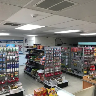 Anchovies, Herring, Sardines, Squid, Mackerel, Roe, Eel, Ghost Shrimp, Worms, Mud Suckers, Tackle