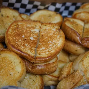 GARLIC BREAD
