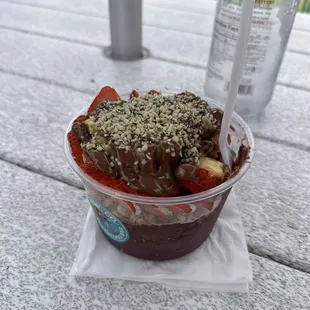 davis islander blend with strawberries, pineapple, nutella &amp; hemp seeds!