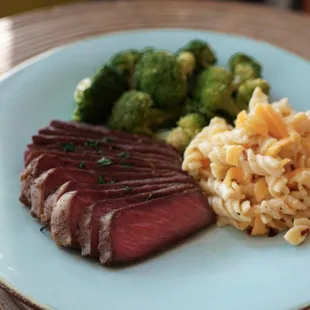steak, rice, and broccoli