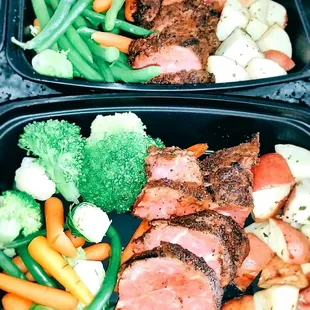 Kona Rob Sirloin with veggies and roasted potatoes  ($10 for 4 oz, $13 fir 8oz)