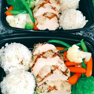 Garlic Rosemary Chicken w/hapa rice ands mixed veggies. $8 for 4oz, $11 for 8oz chicken