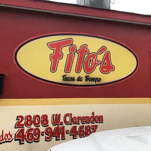 2808 W Clarendon in Dallas. Call 469-941-4687.