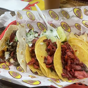 Campechana &amp; tacos de trompo