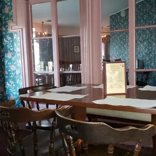 Upstairs dinning area