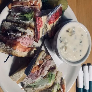 Club 8/10. Wild rice soup 4/10.