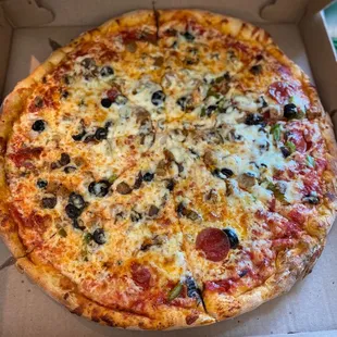 16&quot; Supreme Pizza with extra cheese