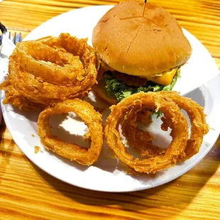 Cheese burger with onion rings