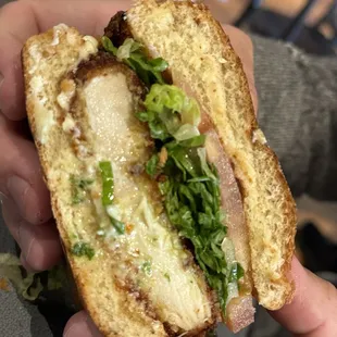 Middle cut through of chicken sandwich