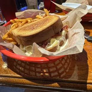 Mac and cheese melt