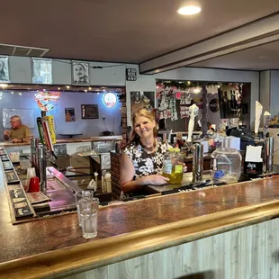 Awesome bartender and cook Cindy