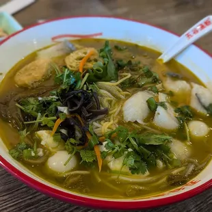 Hot and sour sauerkraut noodle